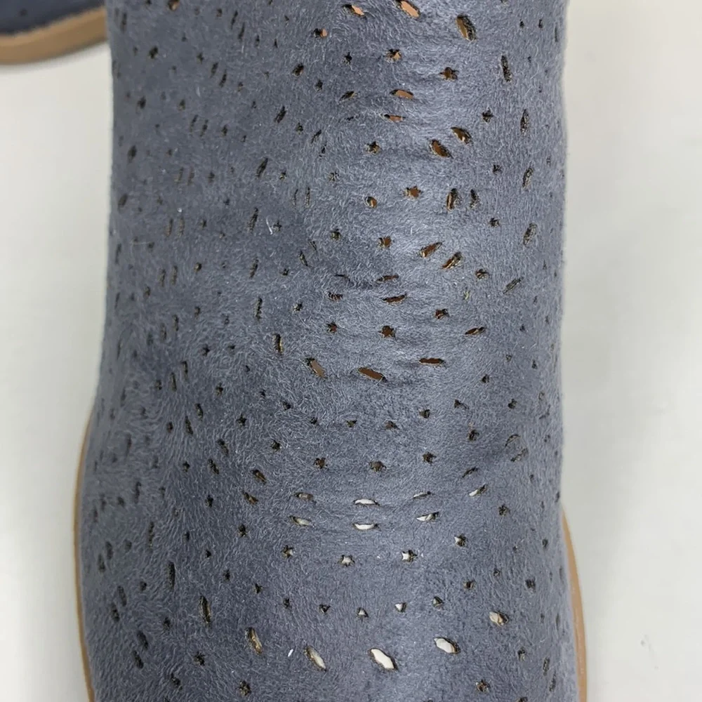 MASSINI Bootie Blue Perforated Faux Suede “DIAMOND” Block Heel Almond Toe 8.5M